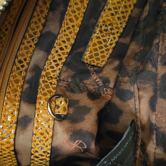 B. Makowsky Rose Gold Python Yvette East/West Leather Crossbody Bag (Rare) - Picture 5 of 8